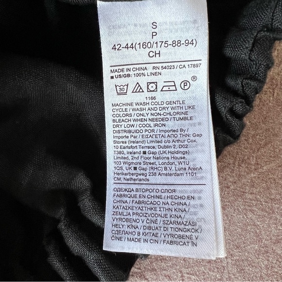 Banana Republic Off-The-Shoulder Crop - Picture 5 of 5